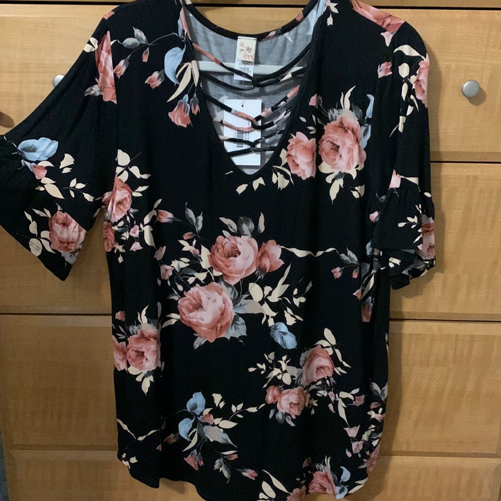 Brand new silky short sleeve top